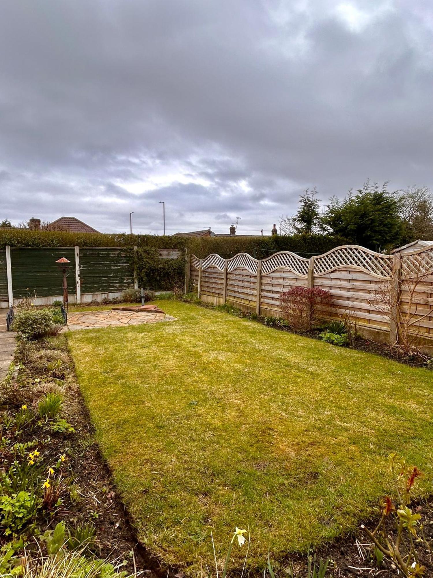Nature Inspired With 3 - 10 Mins From Manchester Airport Holiday home Timperley