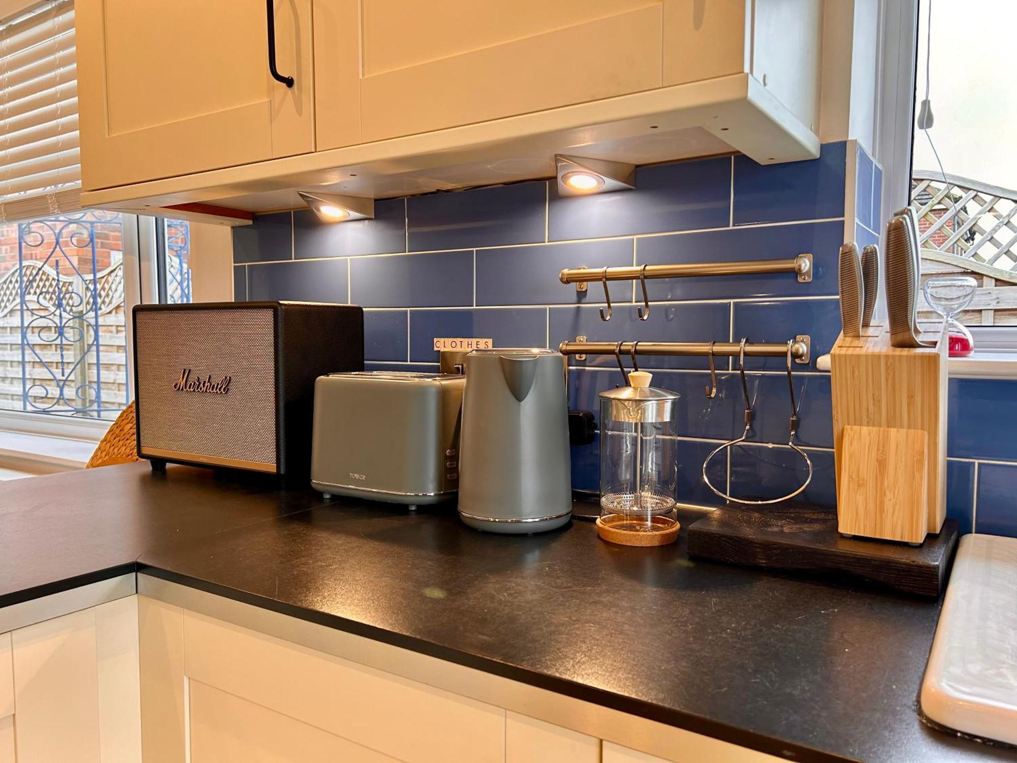 Holiday home Nature Inspired With 3 - 10 Mins From Manchester Airport