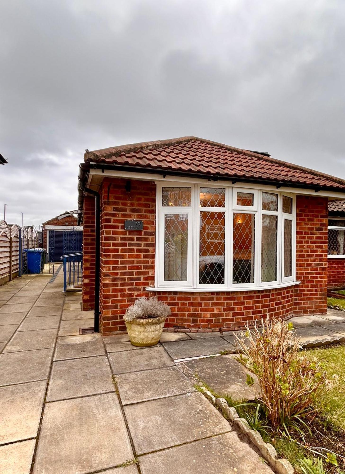 Nature Inspired With 3 - 10 Mins From Manchester Airport *