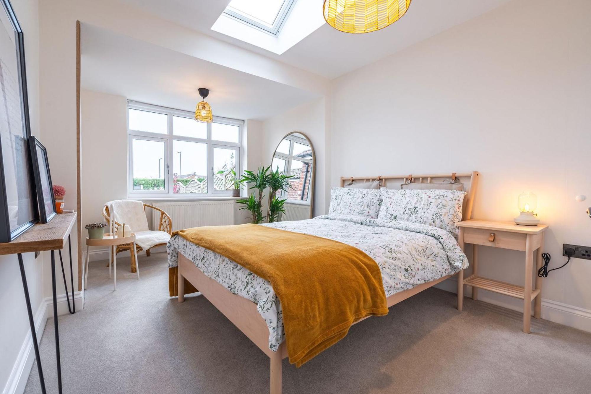 Holiday home Nature Inspired With 3 - 10 Mins From Manchester Airport *