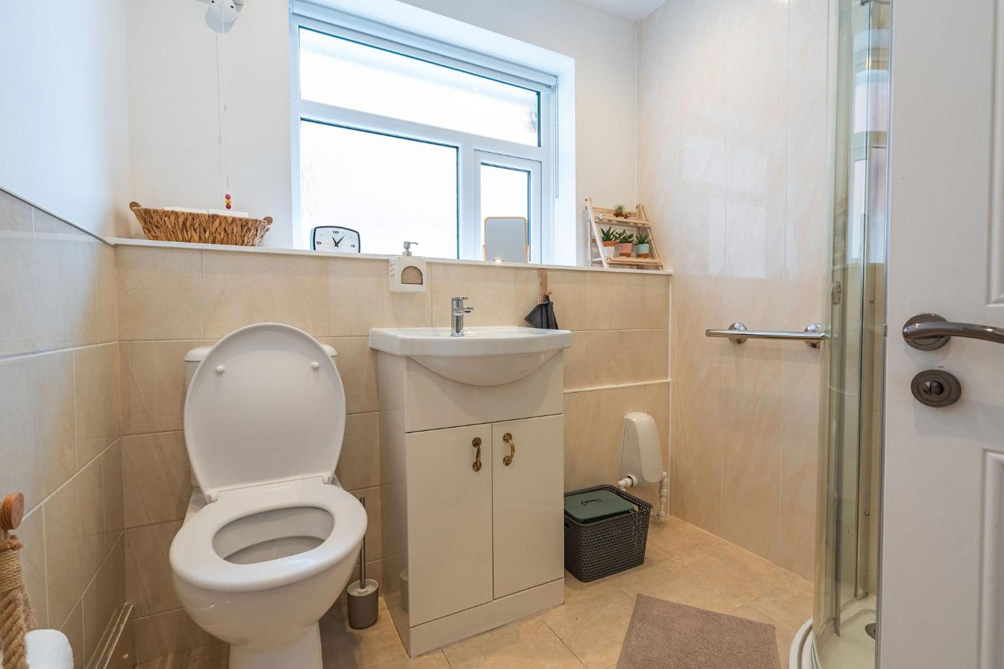 Nature Inspired With 3 - 10 Mins From Manchester Airport Hébergement de vacances Timperley