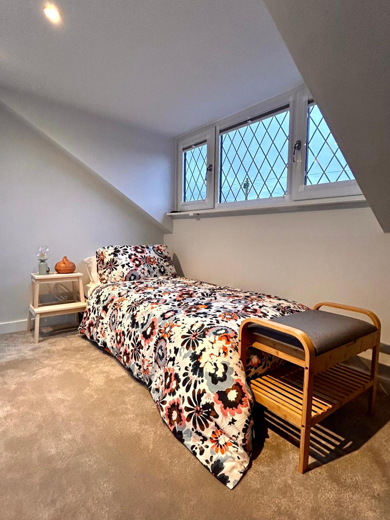 Nature Inspired With 3 - 10 Mins From Manchester Airport * Timperley