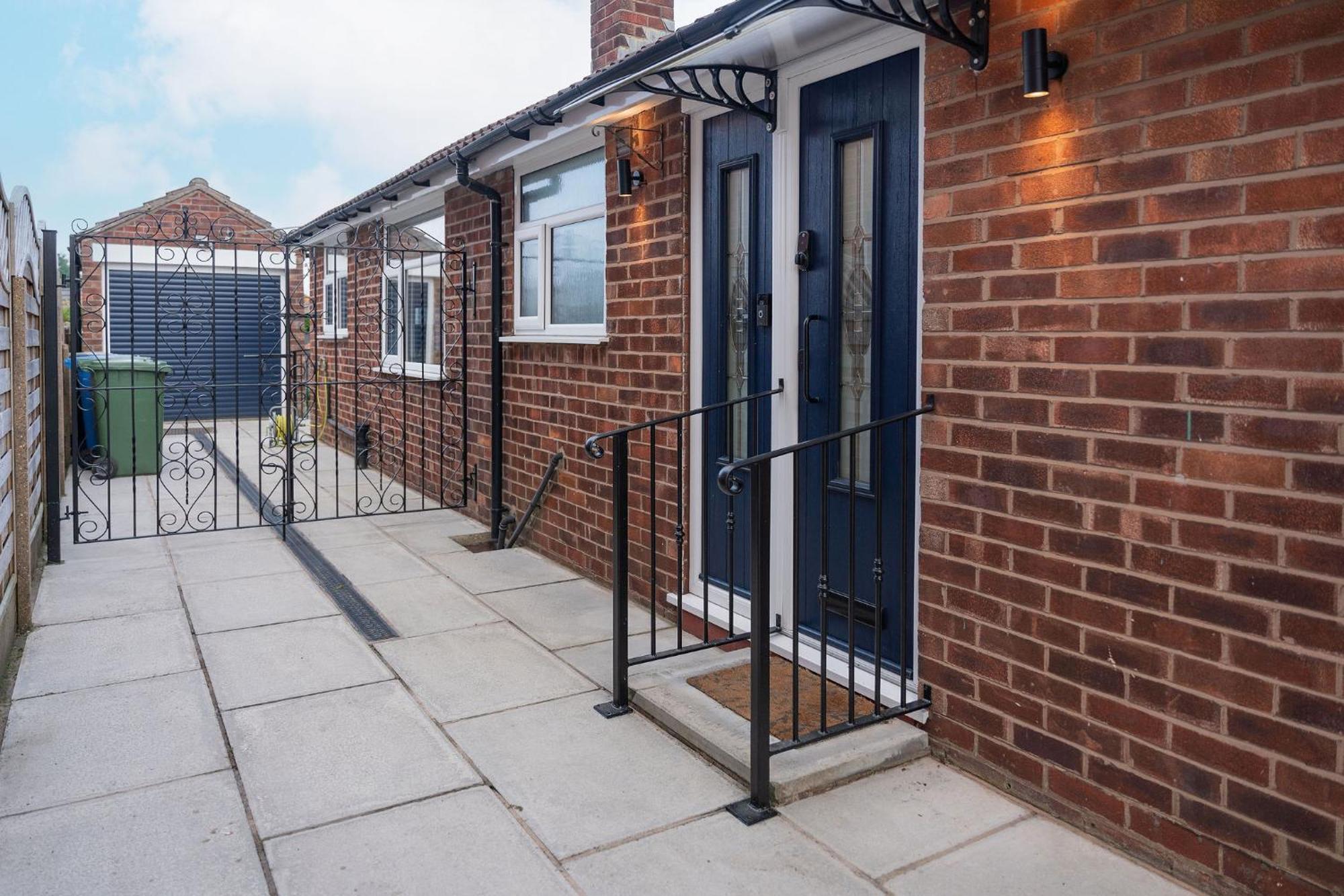 Nature Inspired With 3 - 10 Mins From Manchester Airport