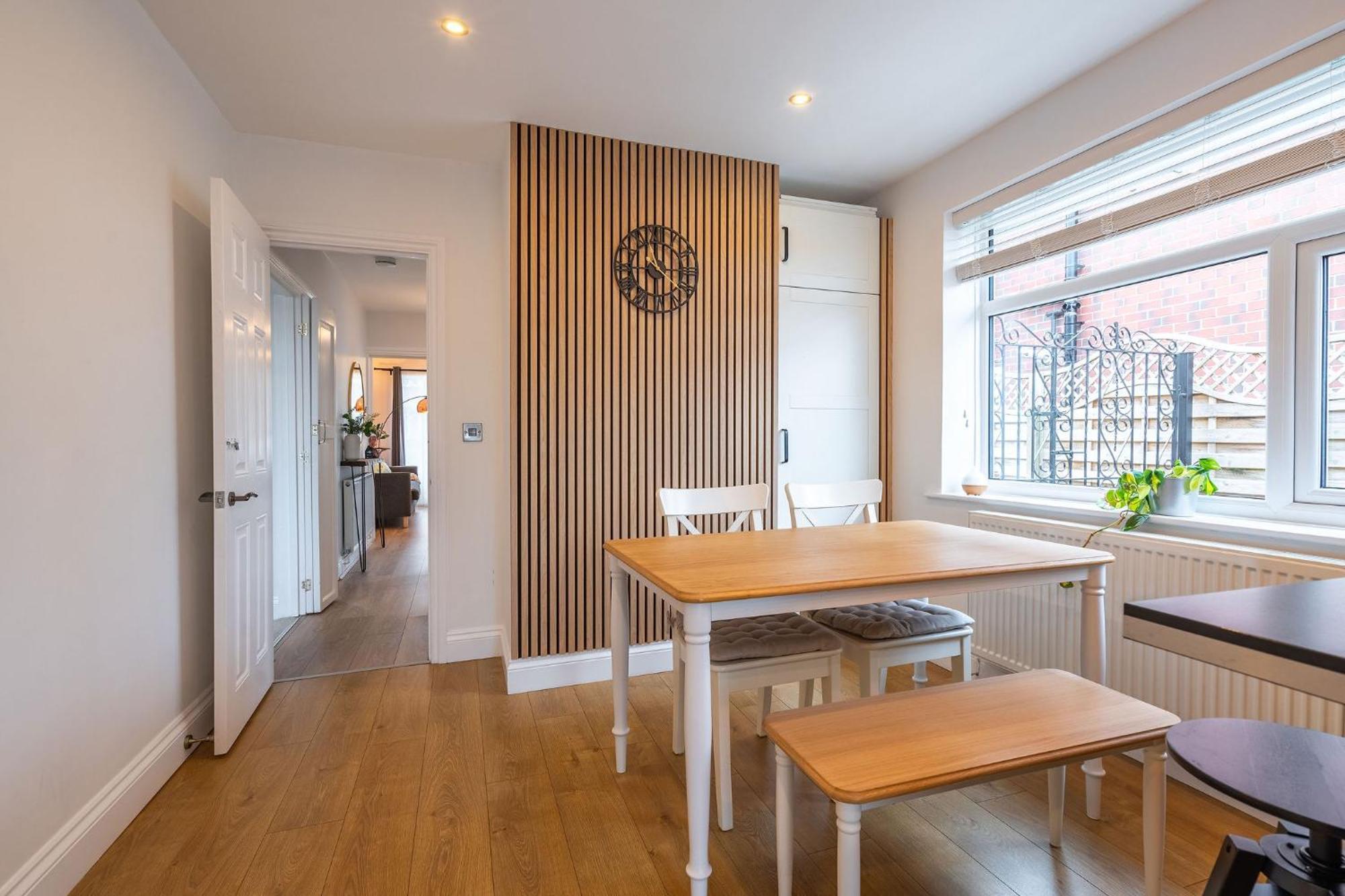 Nature Inspired With 3 - 10 Mins From Manchester Airport